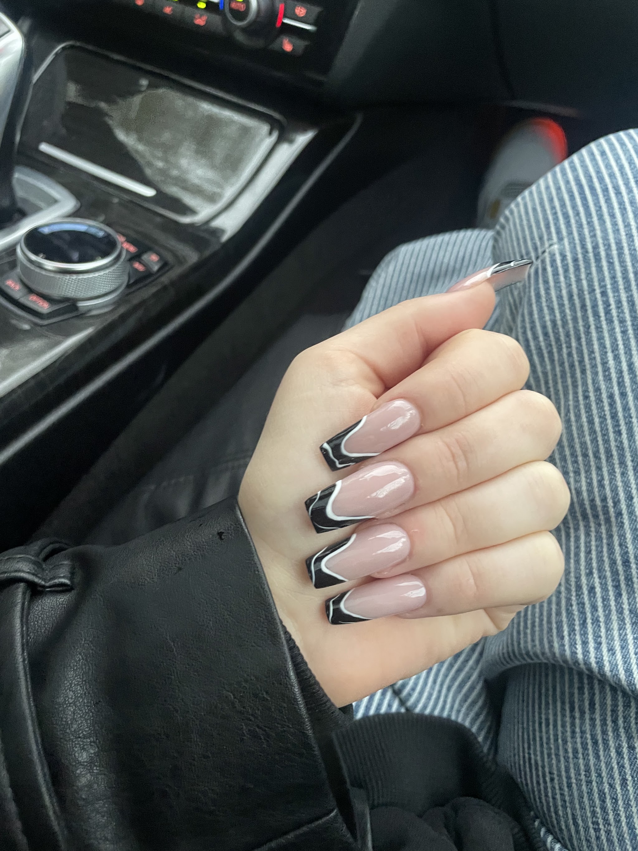 Zwarte French tip nagels